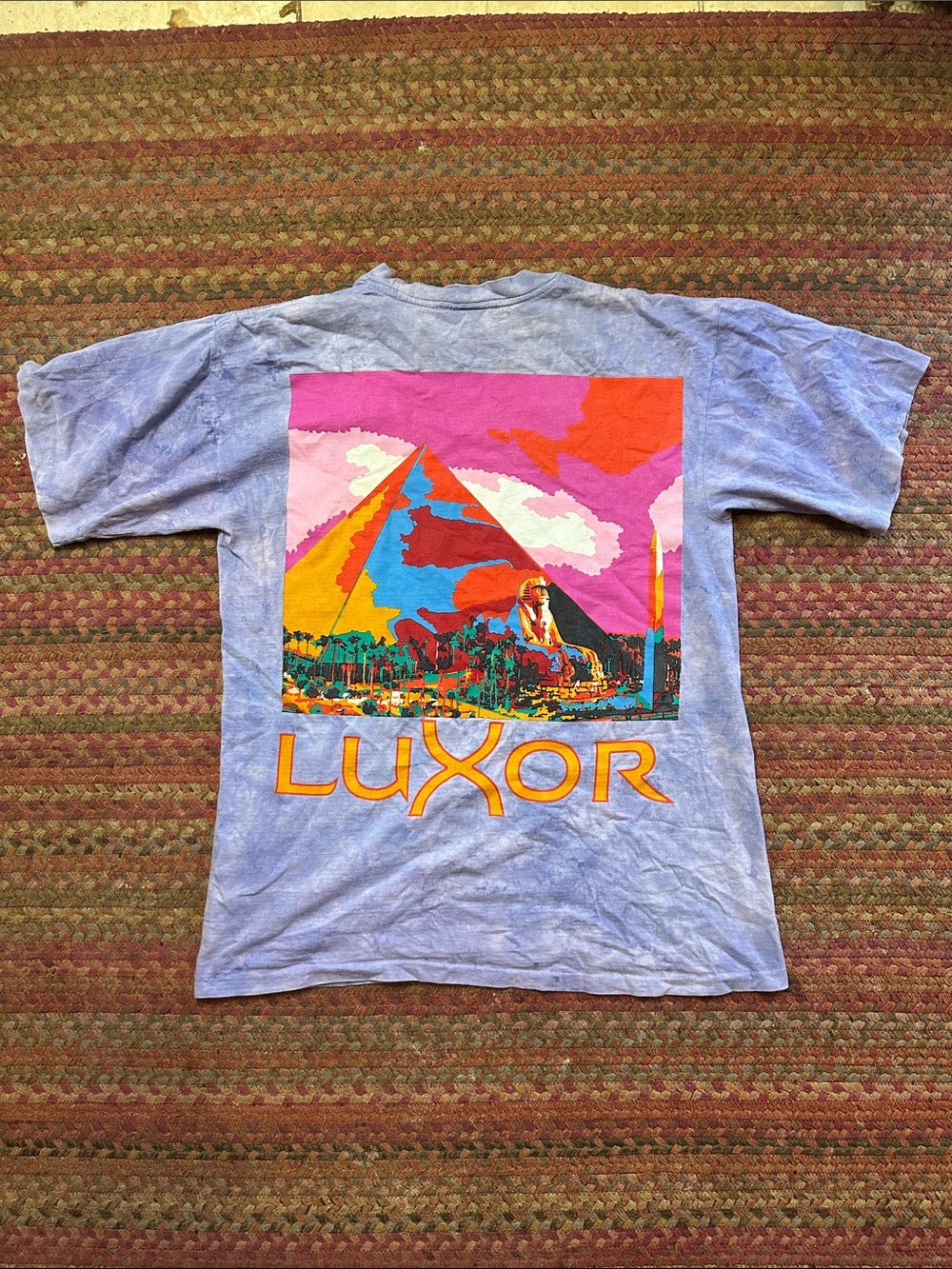 VTG LUXOR LAS VEGAS PYRAMID Lavender Tie-Dye Short Sleeve Tee